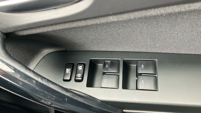 Toyota Auris 1.8 Hybrid Icon Tech TSS 5dr CVT Hybrid Estate